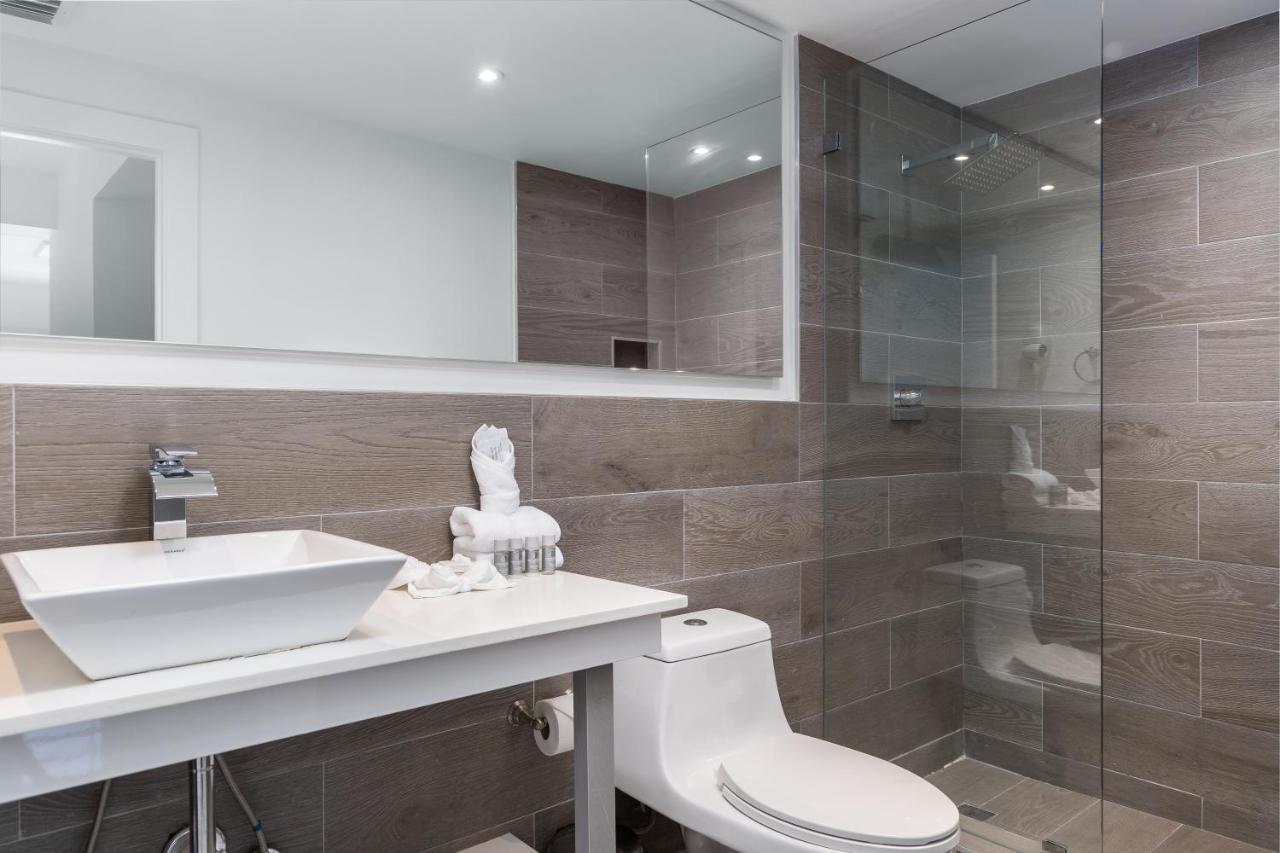 Luxury Two Bedroom Suite Balcony & Waterview
