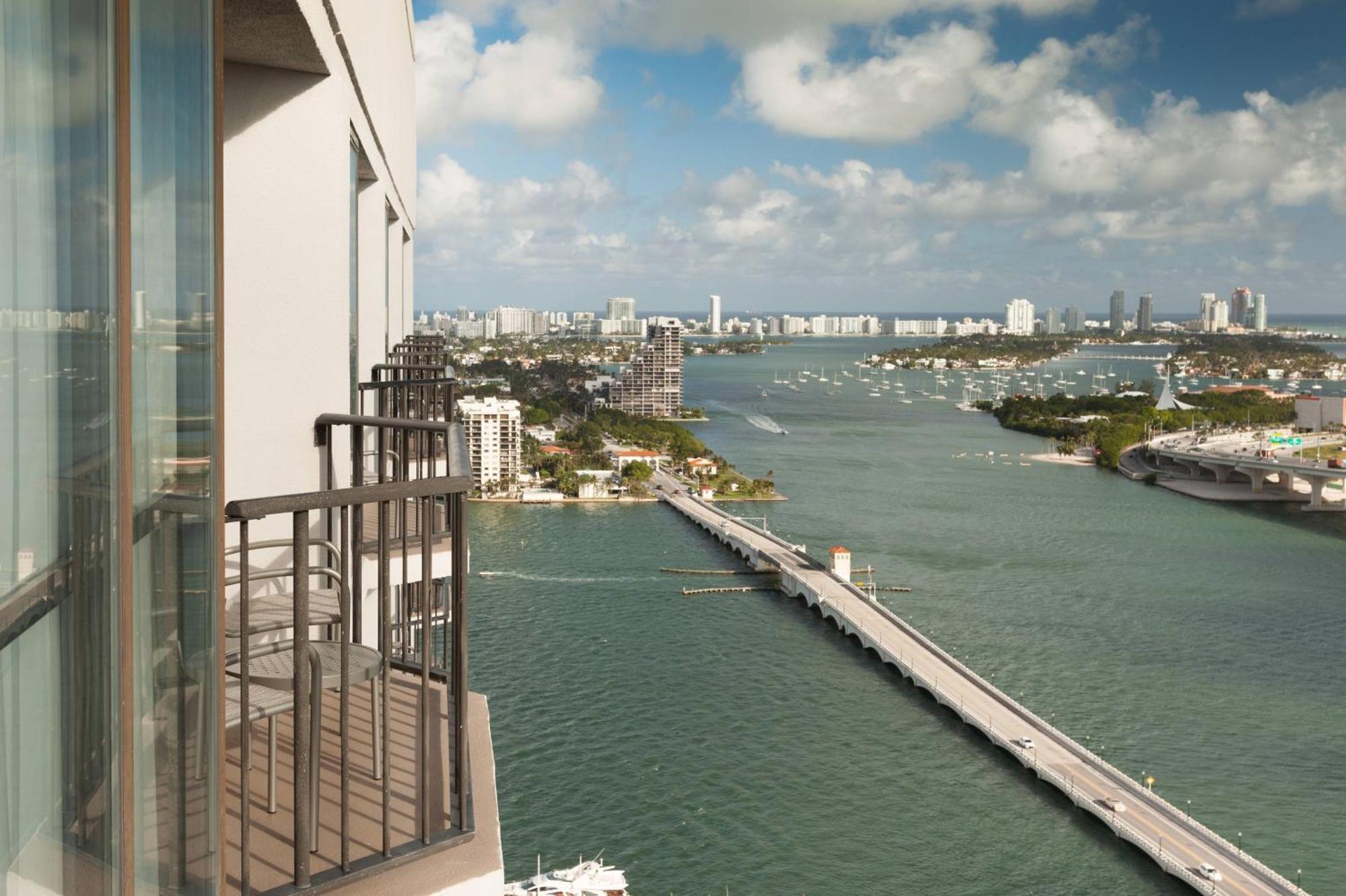 Queen Room Two Queen Beds Bay View City View Balcony