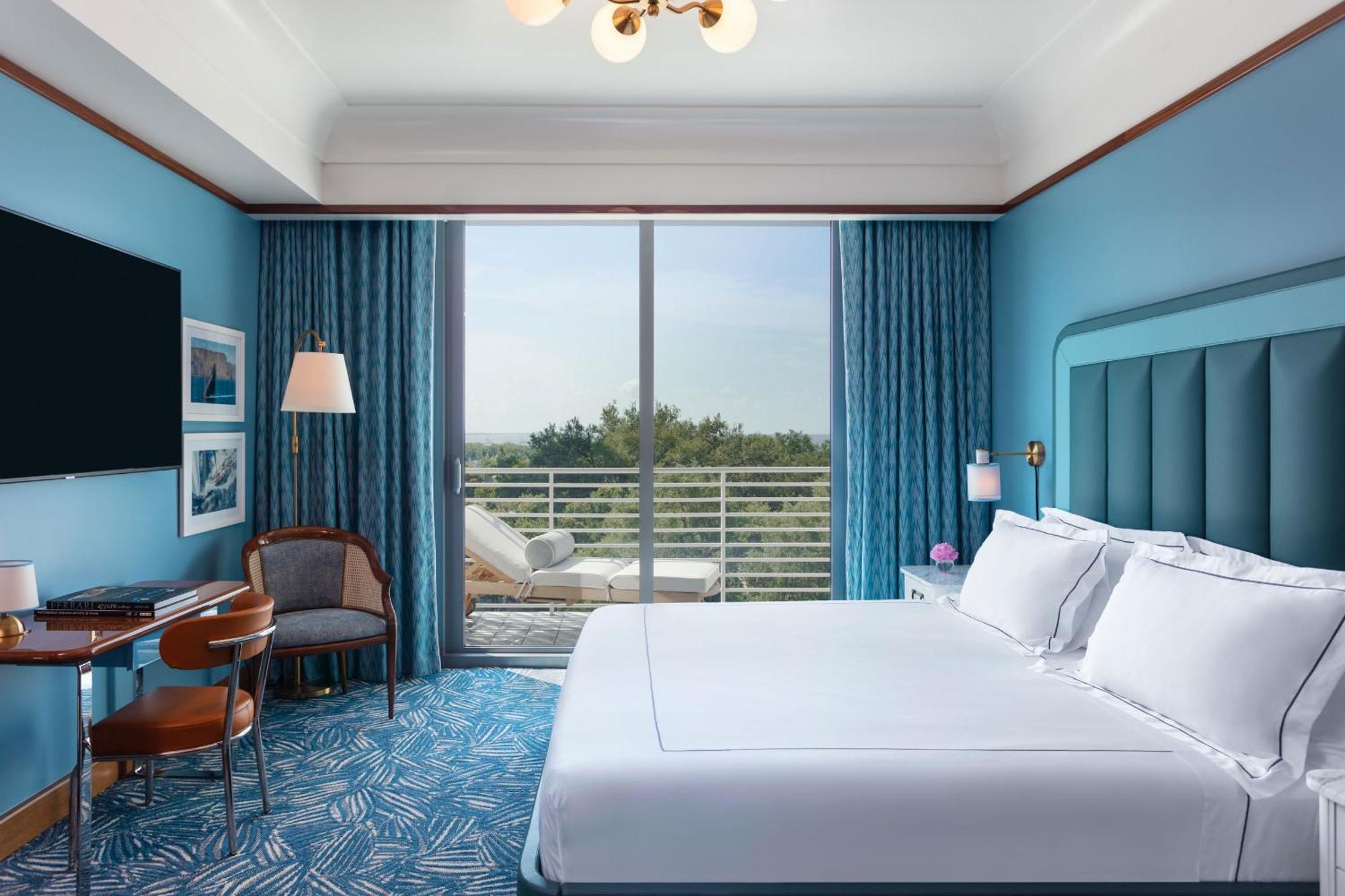 Classic Corner Suite