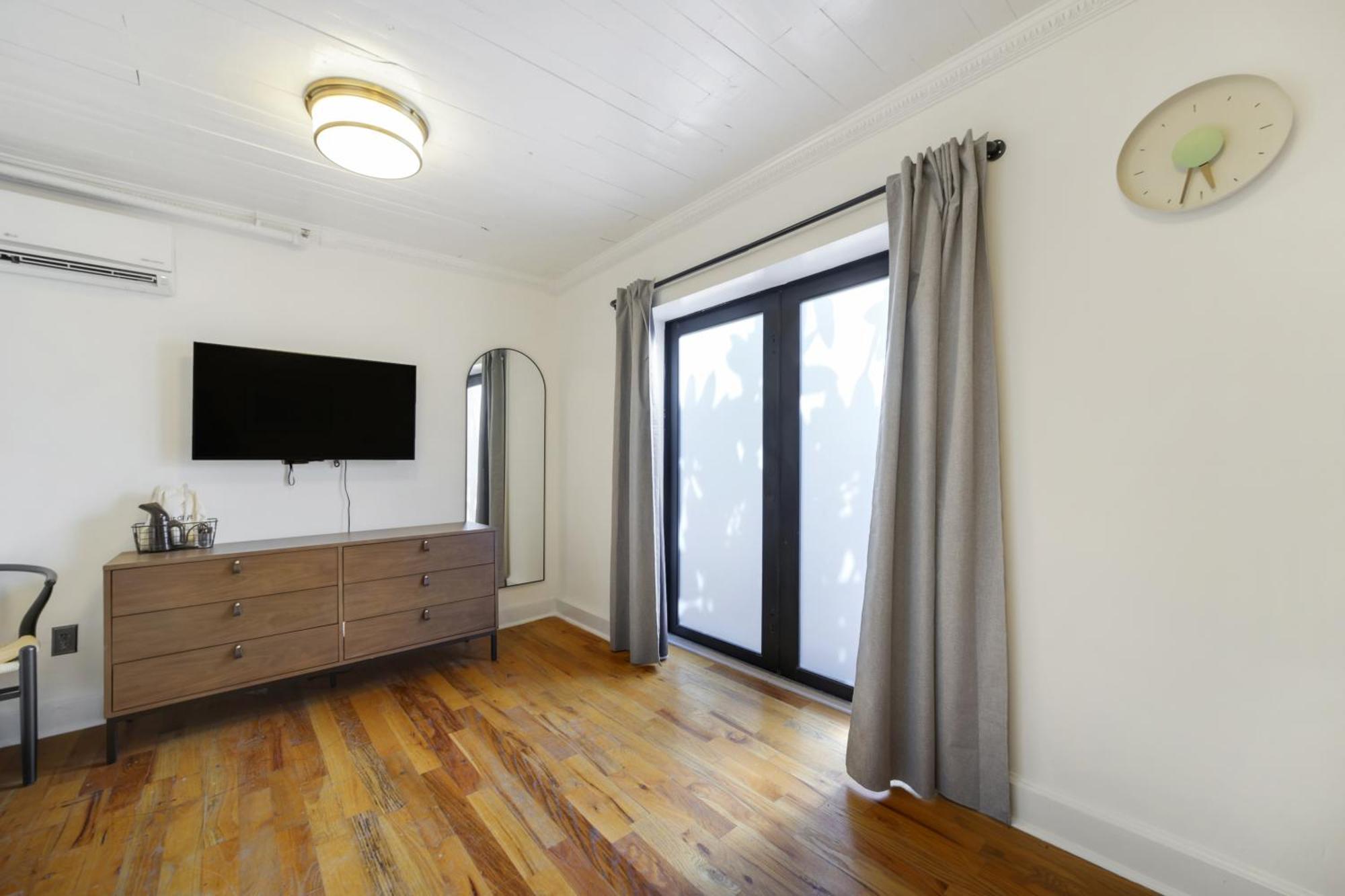 Junior Suite,1604045685:JPEG