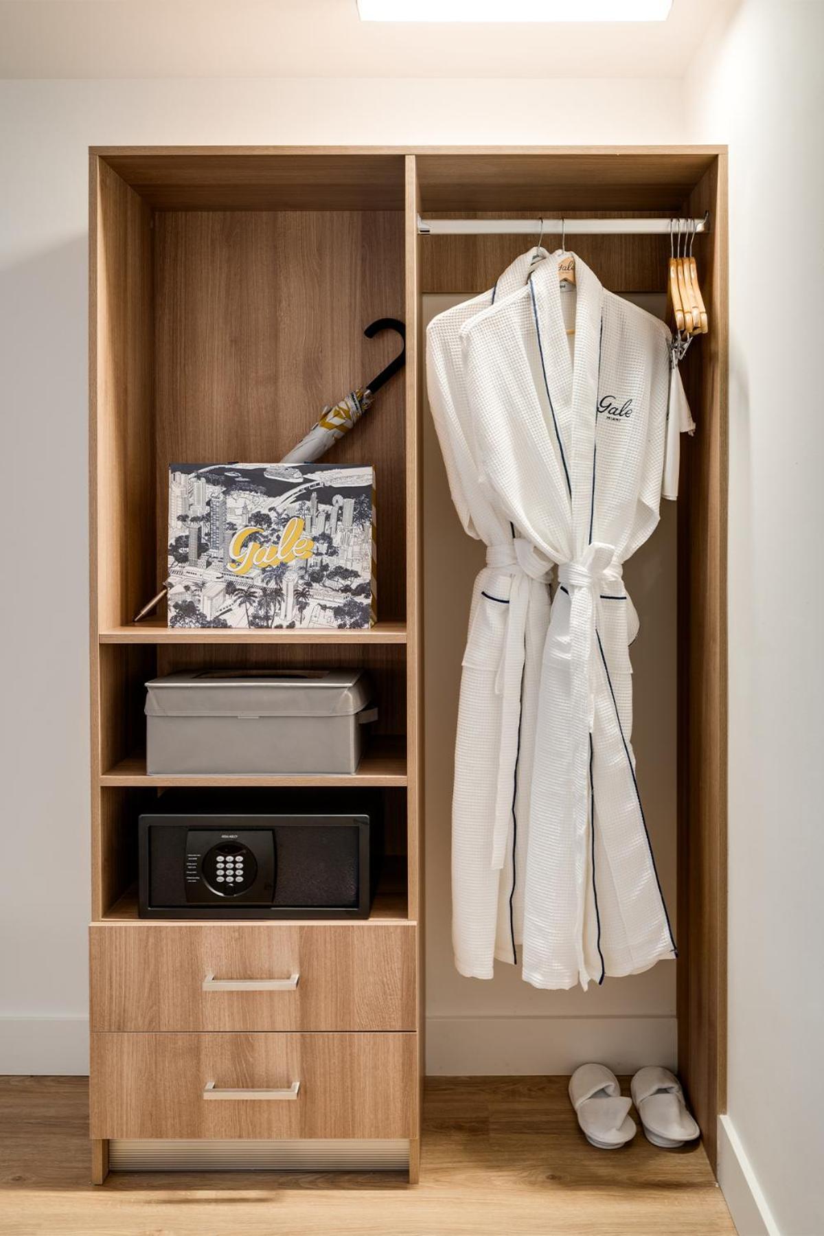 City view One Bedroom Suite Two Beds