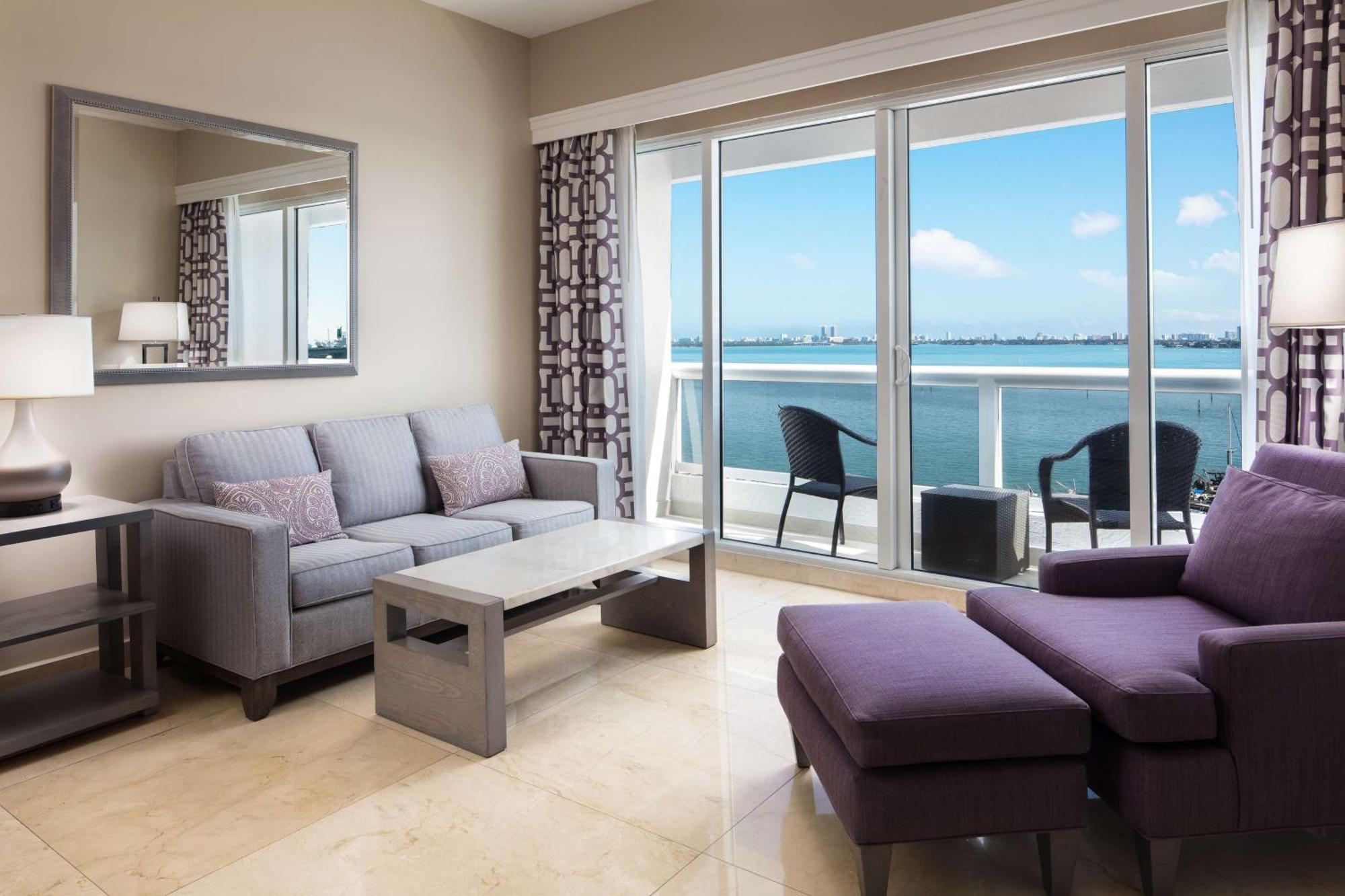 Double Room Balcony & Bay View