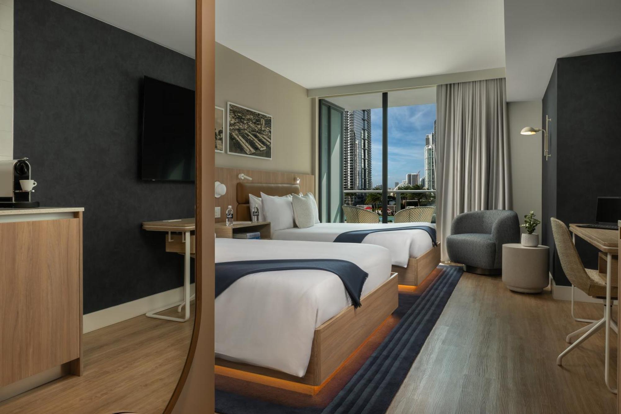 City view Studio Two Beds & Balcony
