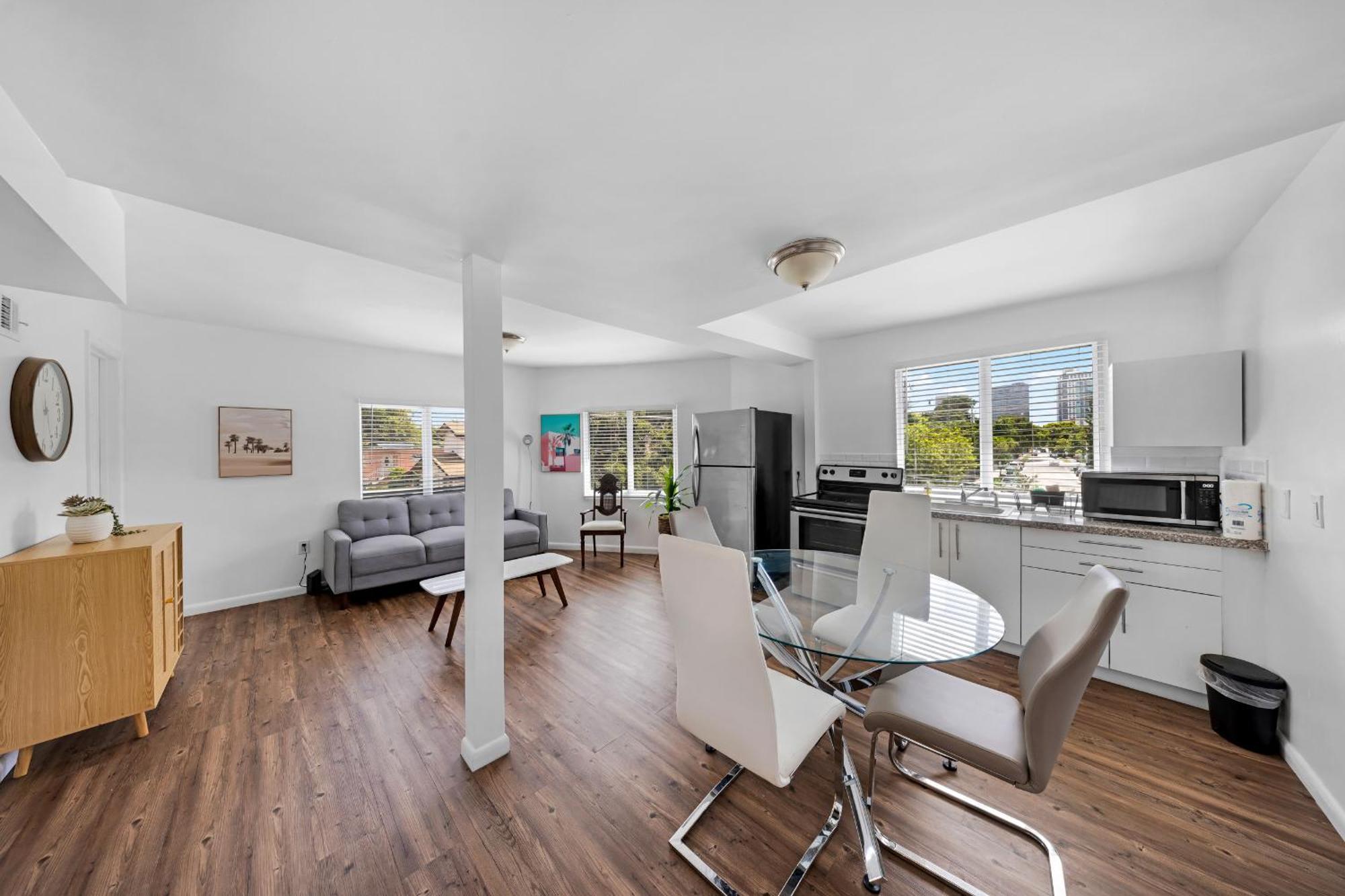 One-Bedroom Deluxe Apartment