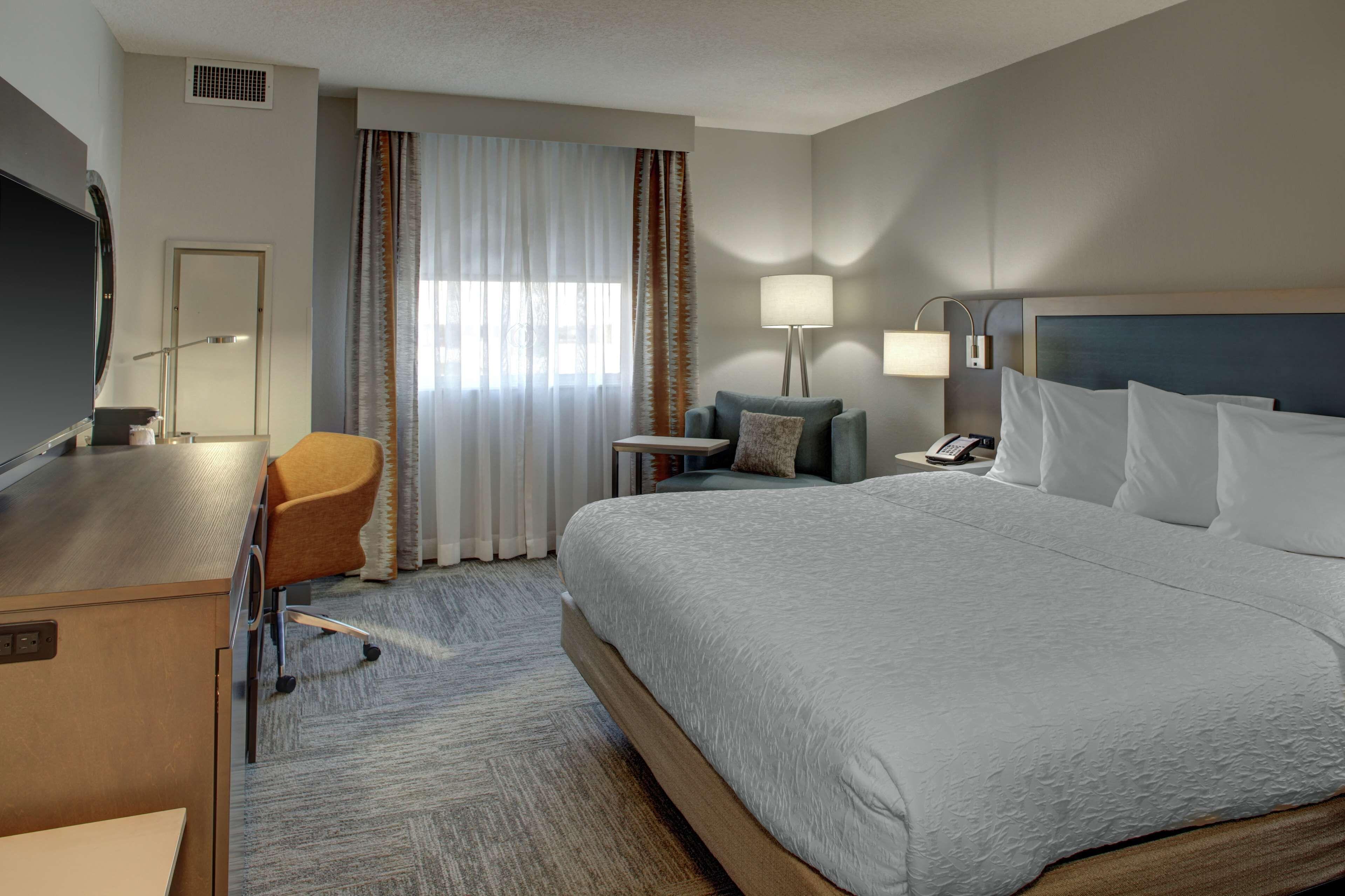 King Room Tub Mobility or Hearing Accessible or Non-Smoking