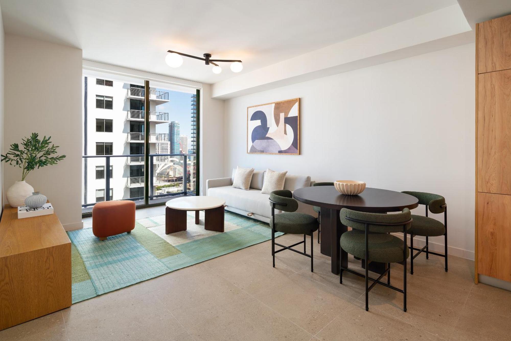 Deluxe One Bedroom King Suite