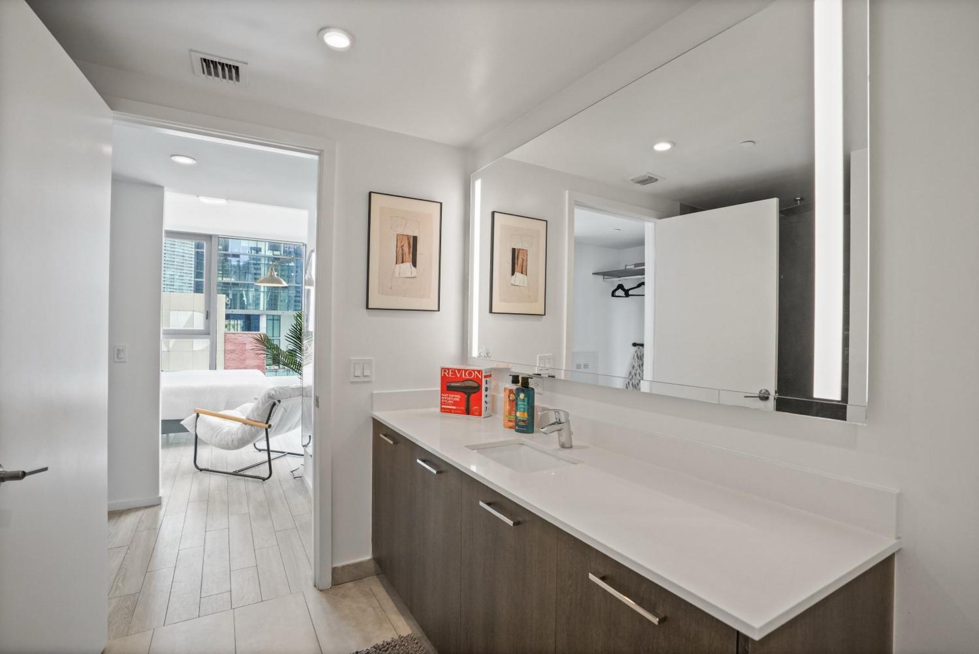 Two-Bedroom Deluxe Apartment Ocean View