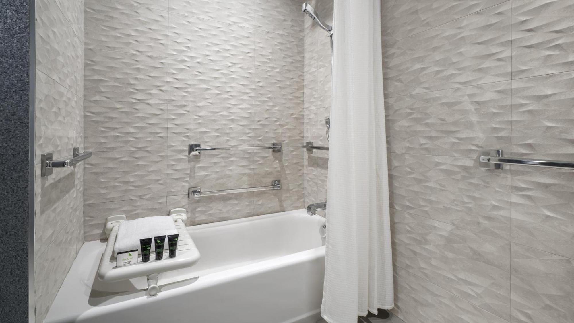 Queen Room Two Queen Beds Balcony Accessible Tub