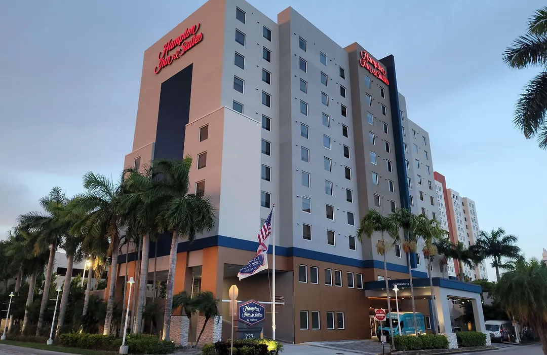 Hampton Inn & Suites Miami Airport South/Blue Lagoon-1