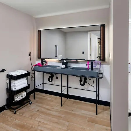 Moxy Miami Wynwood-3