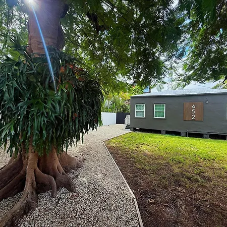 Wynwood Bungalows By Renzzi-2