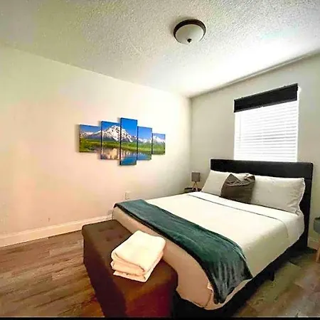 Ecostays Comfort Apartment Near Miami Airport 308-2